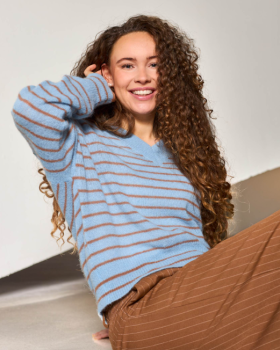 BCDELL STRIPED V-NECK JUMPER BCDELL STRIPED V-NECK JUMPER